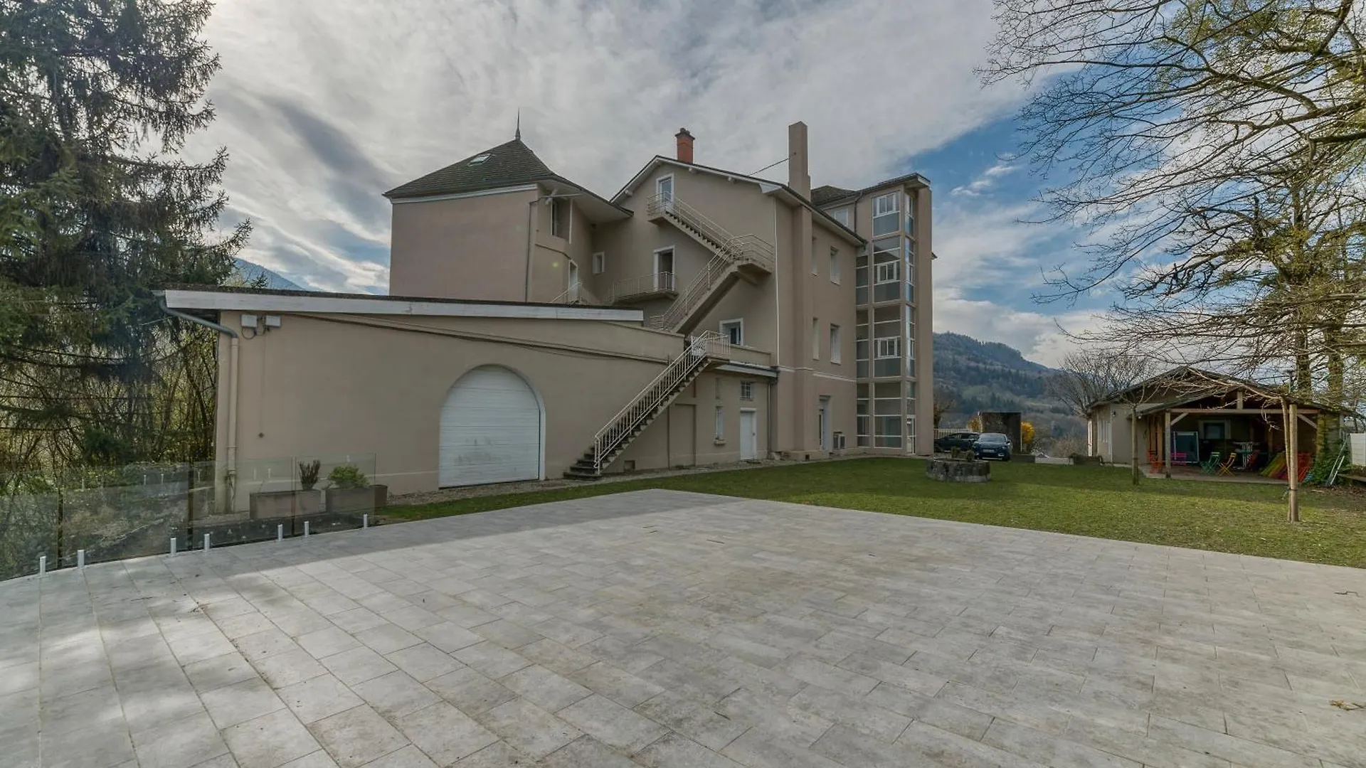 Logis Belledonne Apartment Arvillard