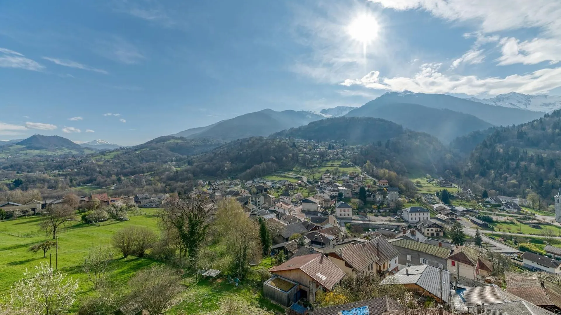 Logis Belledonne Apartment Arvillard