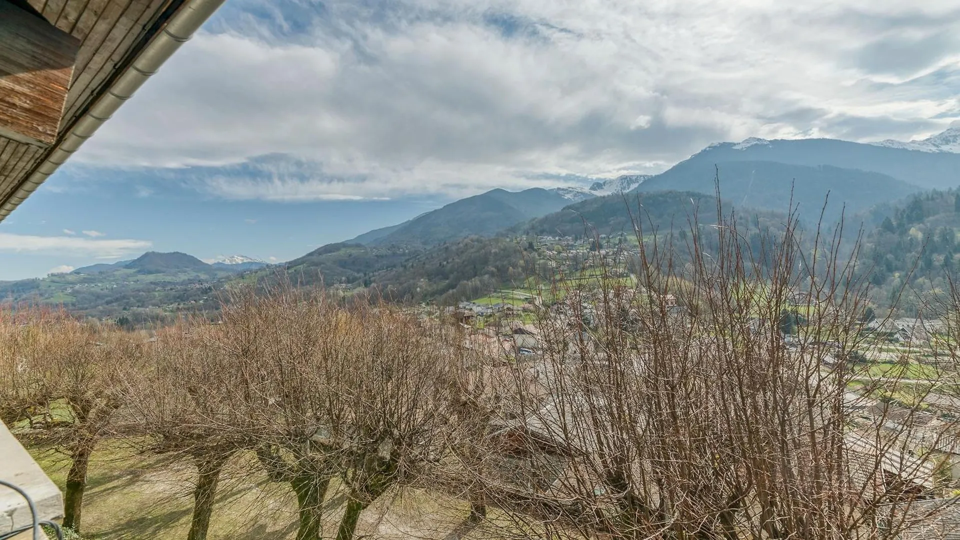 Logis Belledonne Apartment Arvillard