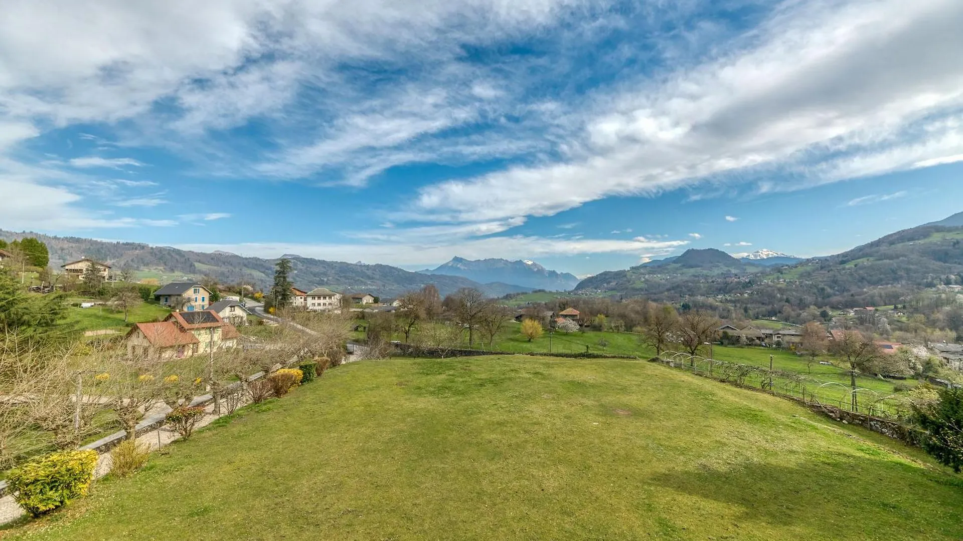 Logis Belledonne Apartment Arvillard